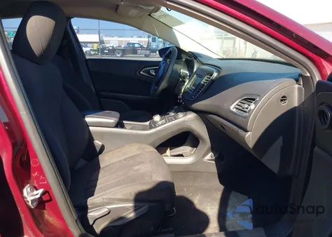 2015 Chrysler 200 Limited из США, поврежденный, VIN 1C3CCCAB1FN699323